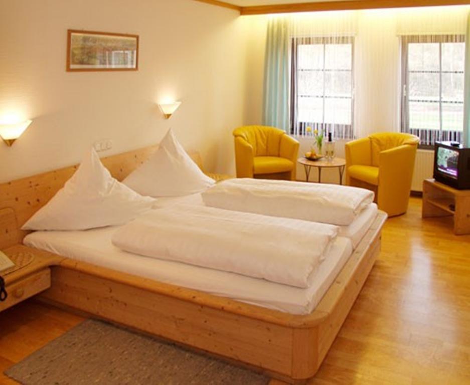 Landgasthof Goldene Rose Grub am Forst Ngoại thất bức ảnh